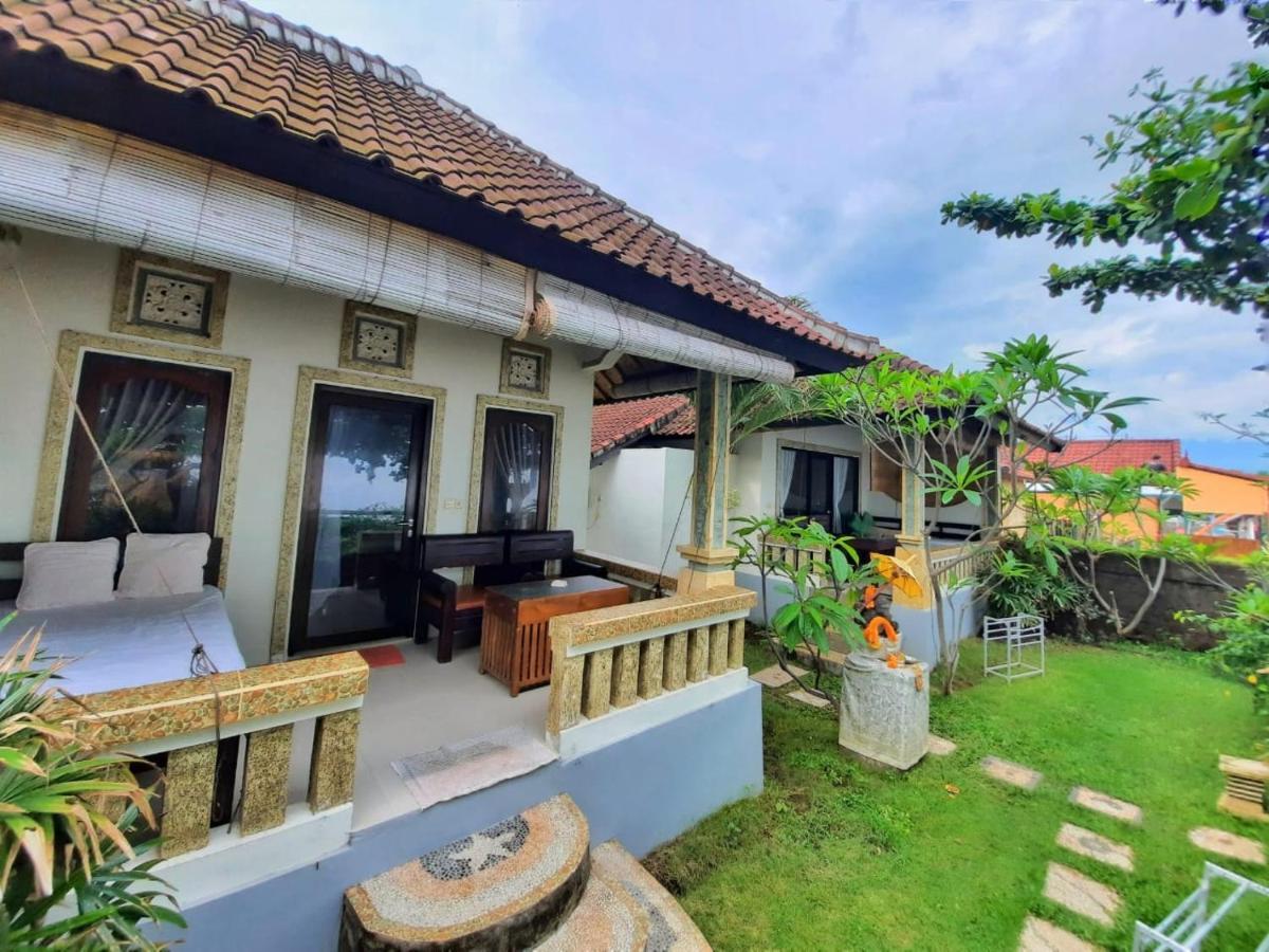 Beach-front Bungalow Ocean View