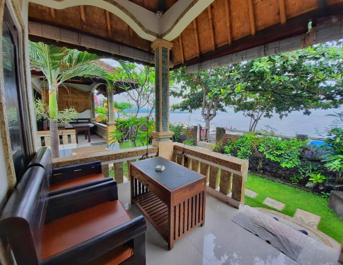 Beach-front Bungalow Ocean View