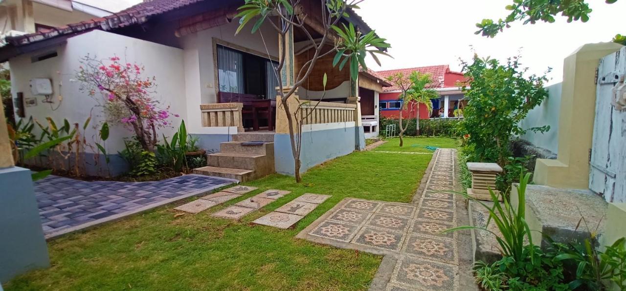 Beach-front Bungalow Ocean View