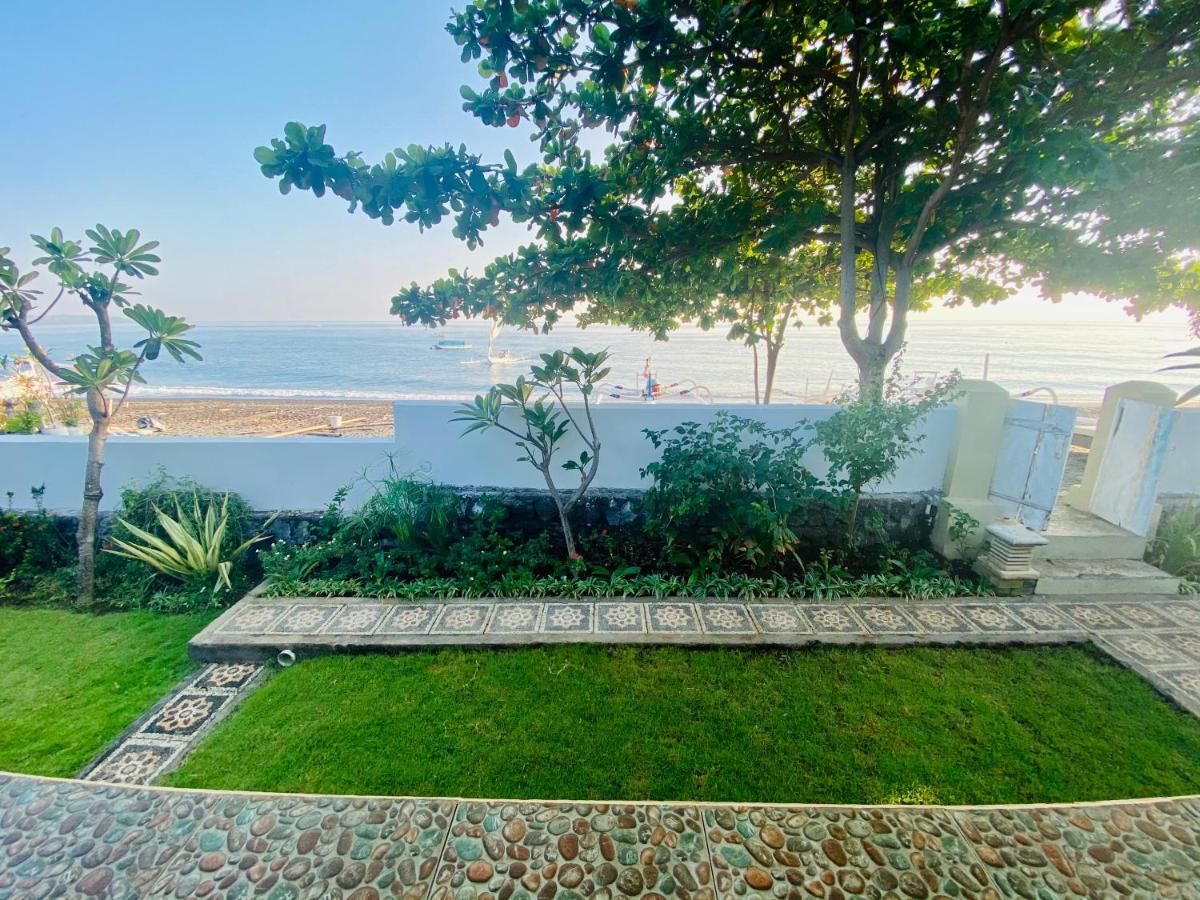 Beach-front Bungalow Ocean View