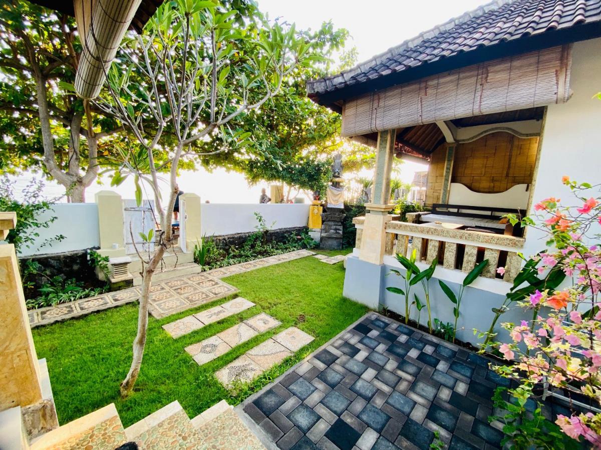 Beach-front Bungalow Ocean View