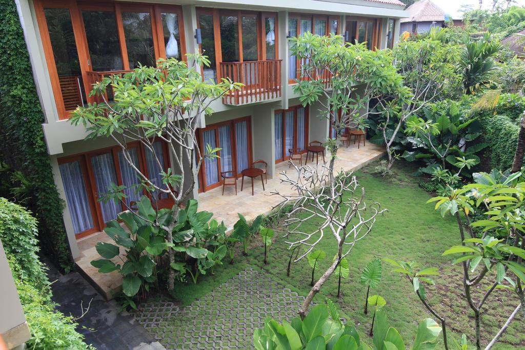 Double or Twin Room Garden View