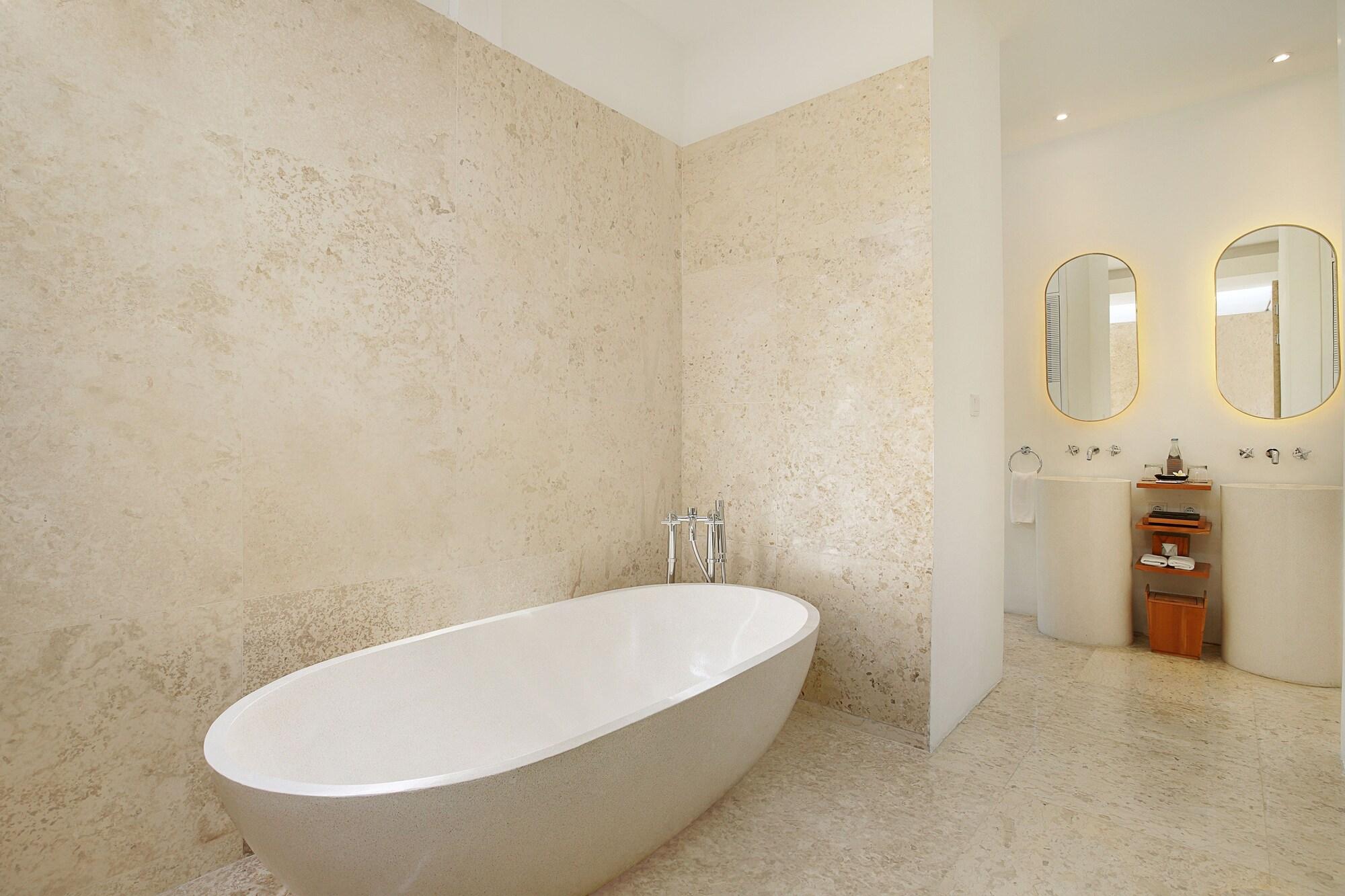 One-Bedroom Villa Plunge Pool
