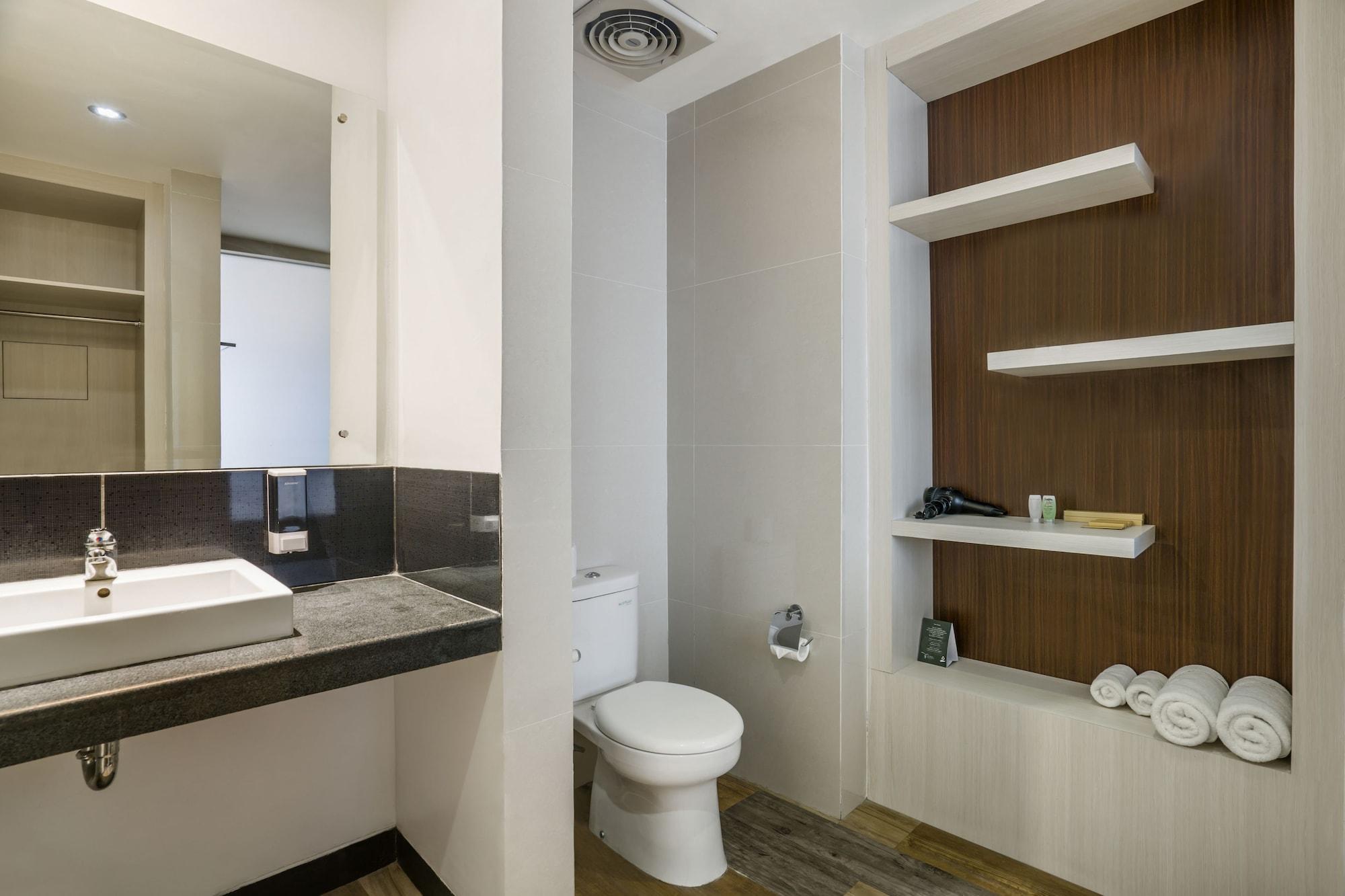 Deluxe Double or Twin Room Pool Access,1212968125:JPEG