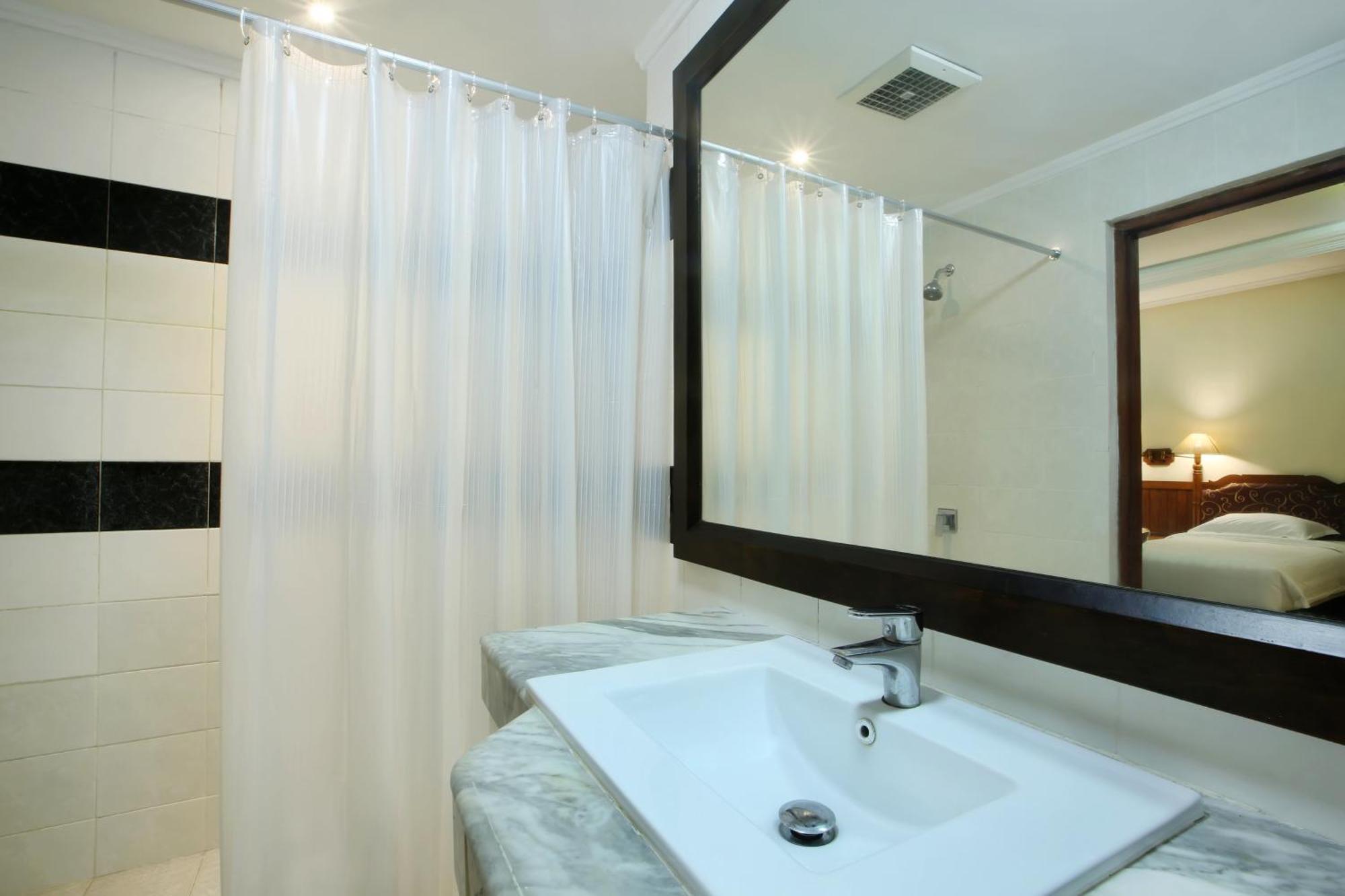 Twin Standard Deluxe Room