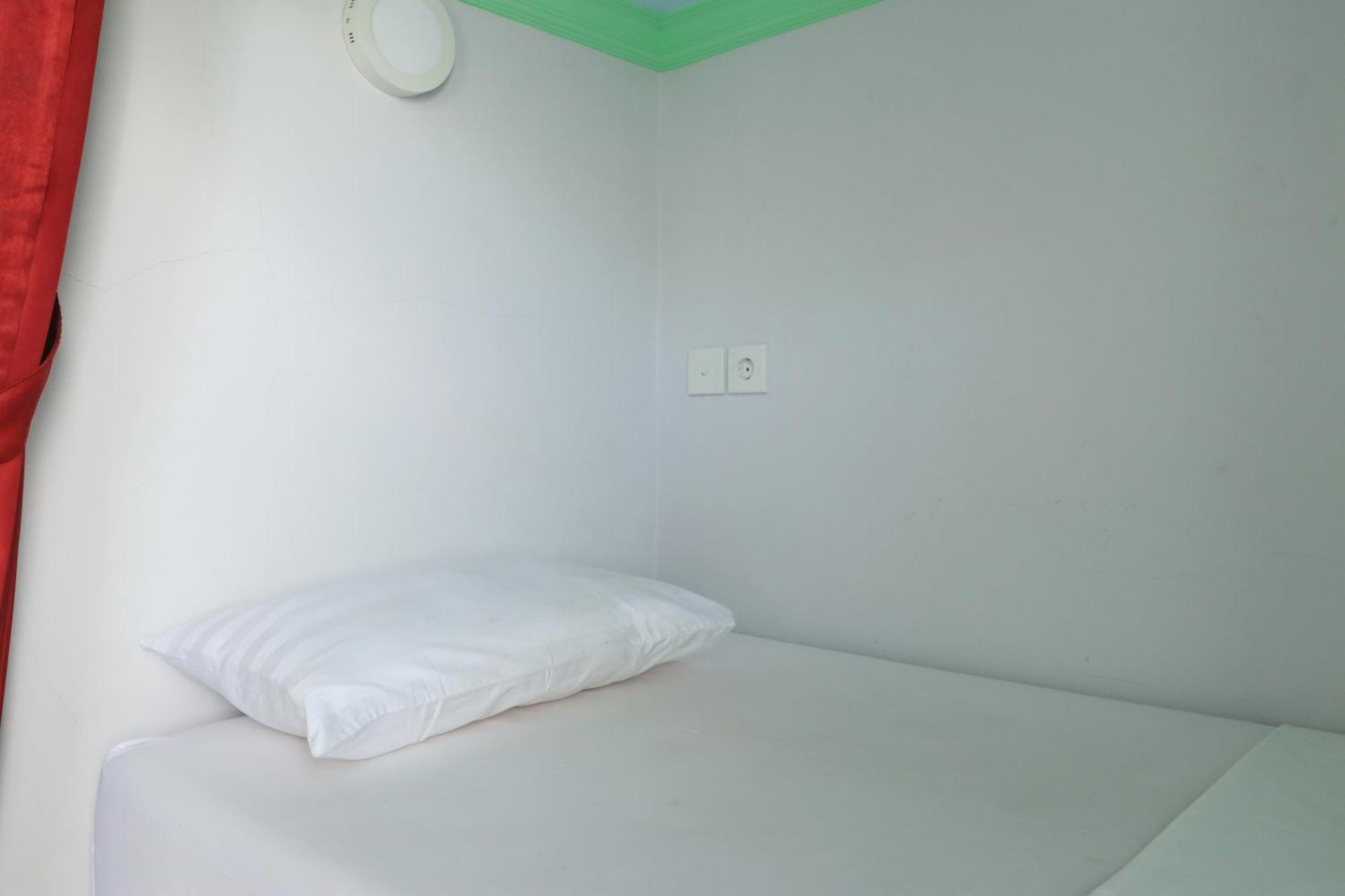 Bunk Bed Mixed Dormitory Room