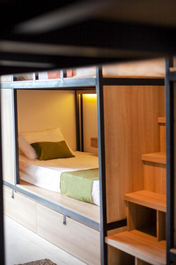 Bed 8-Bed Female Dormitory Room
