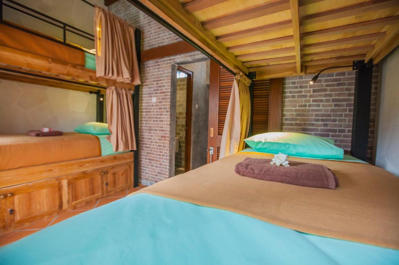 Single Bed Mixed Dormitory Room