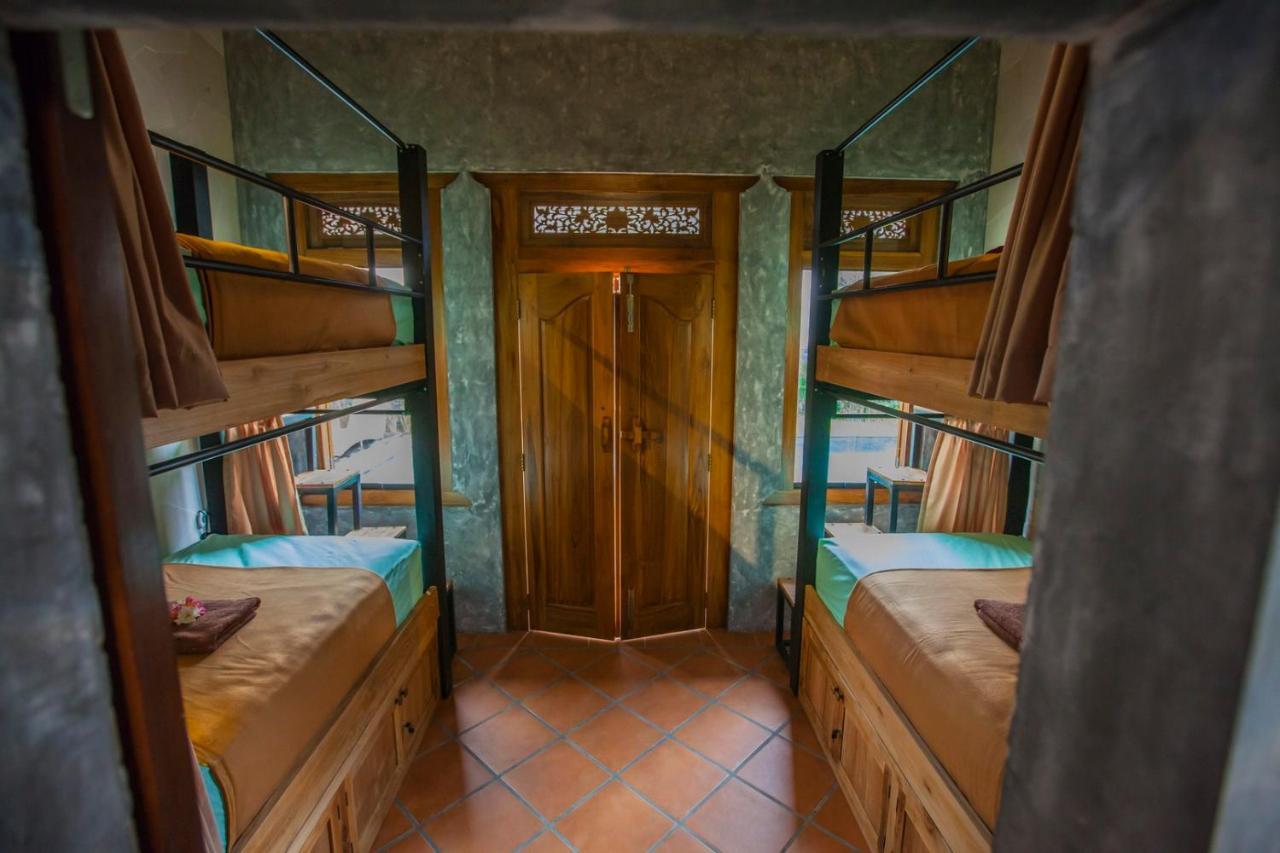 Single Bed Mixed Dormitory Room