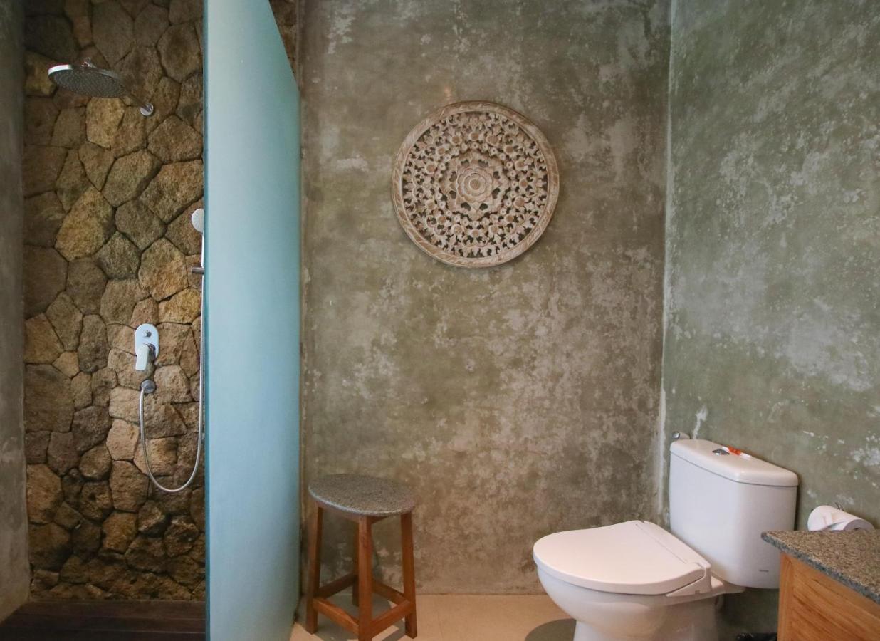 Superior Room Bathtub Pool View