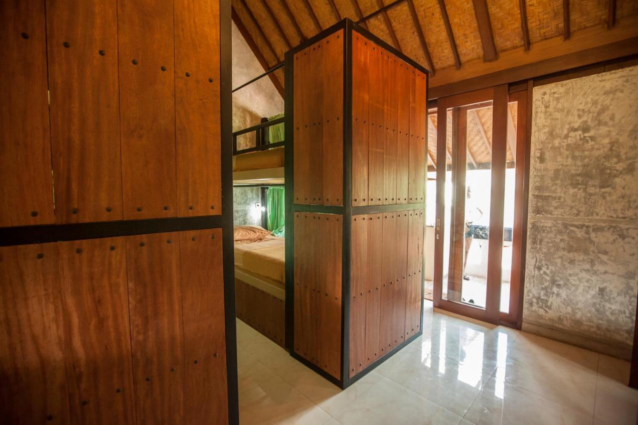 Single Bed Mixed Dormitory Room