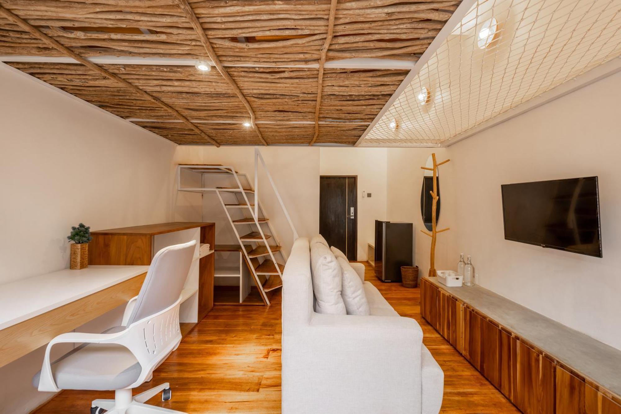 Studio Split Level