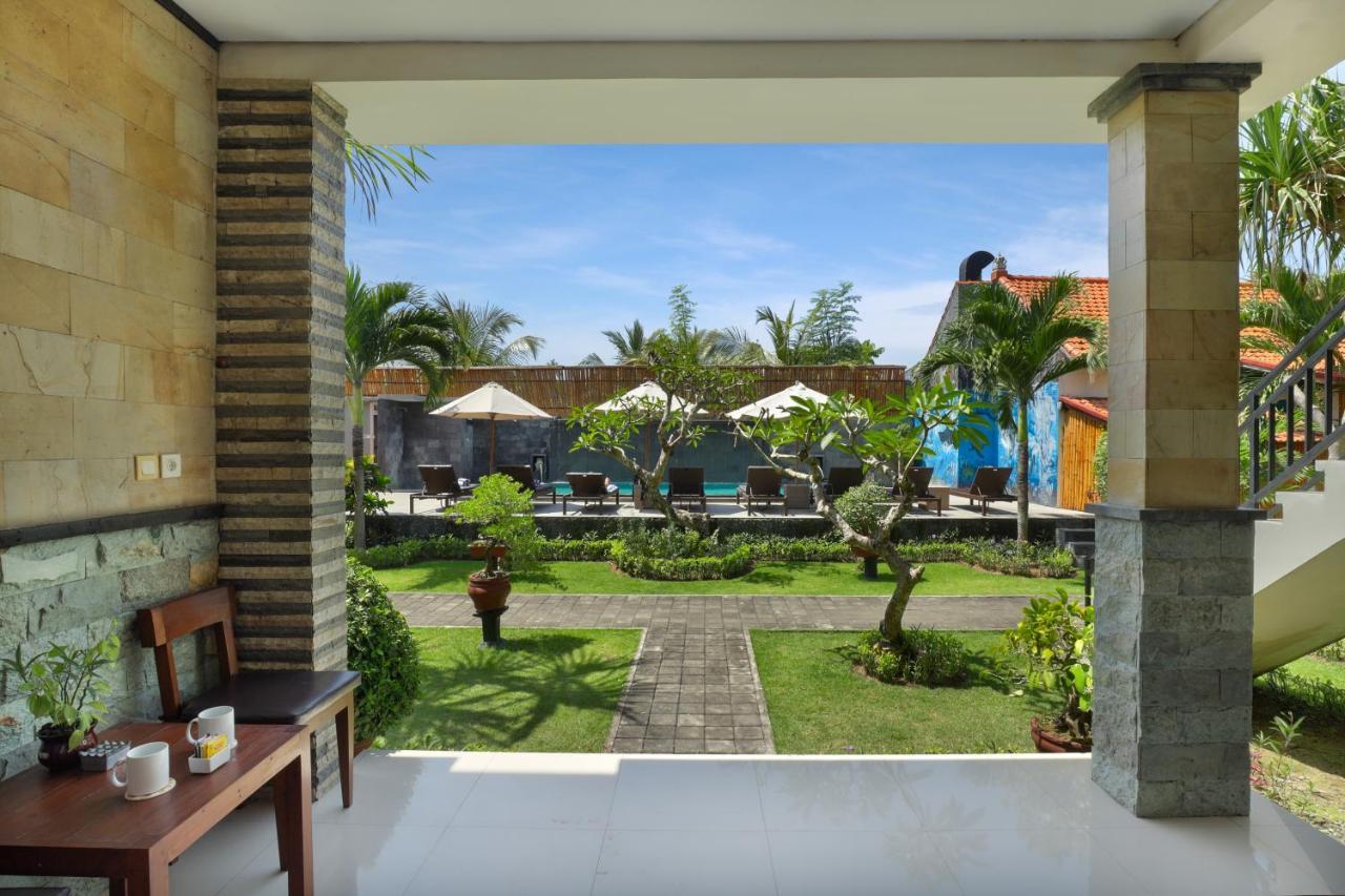 Deluxe Double or Twin Room Pool View Shuttle to Harbour
