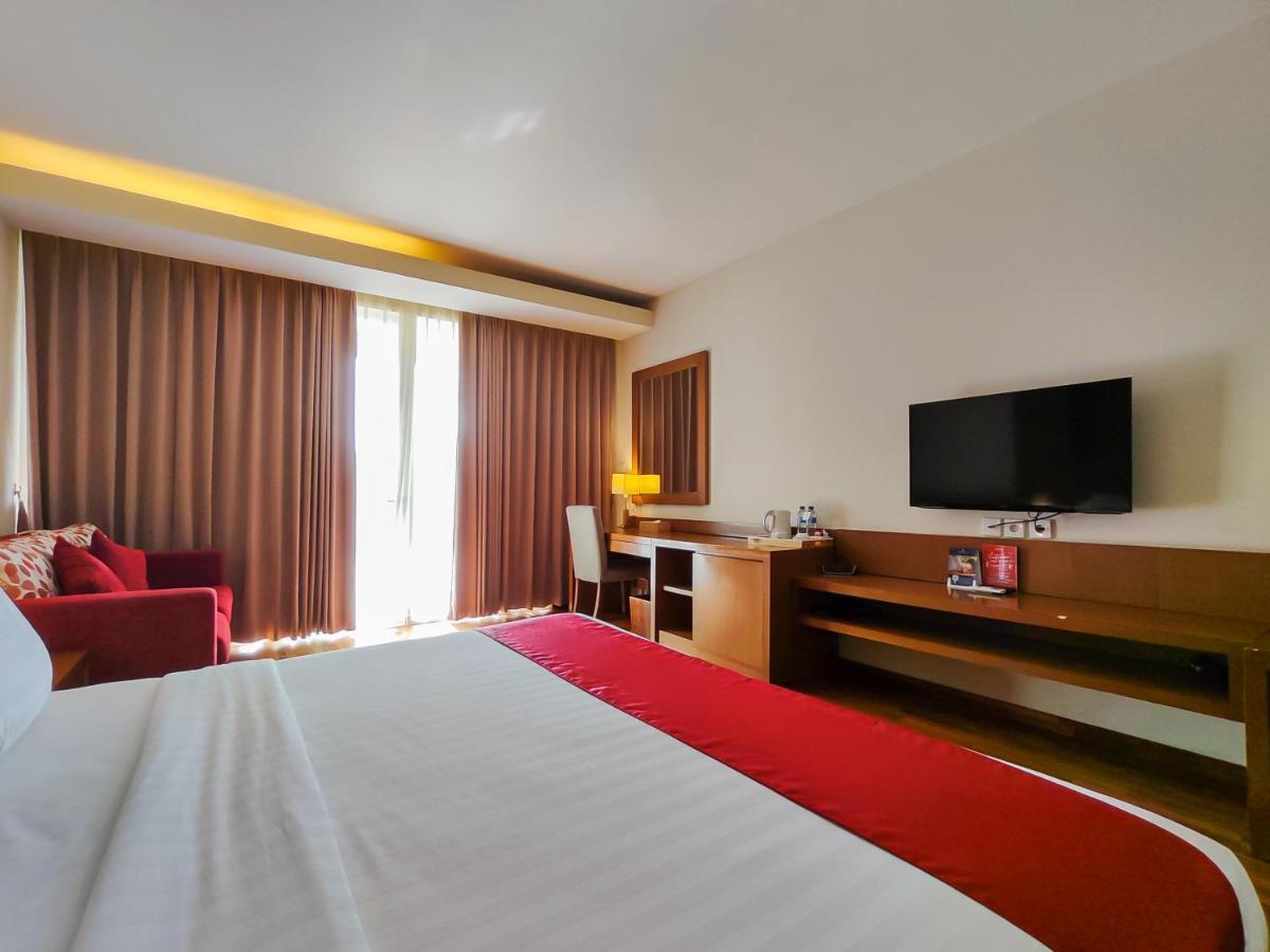 Junior Suite met Uitzicht op het Zwembad