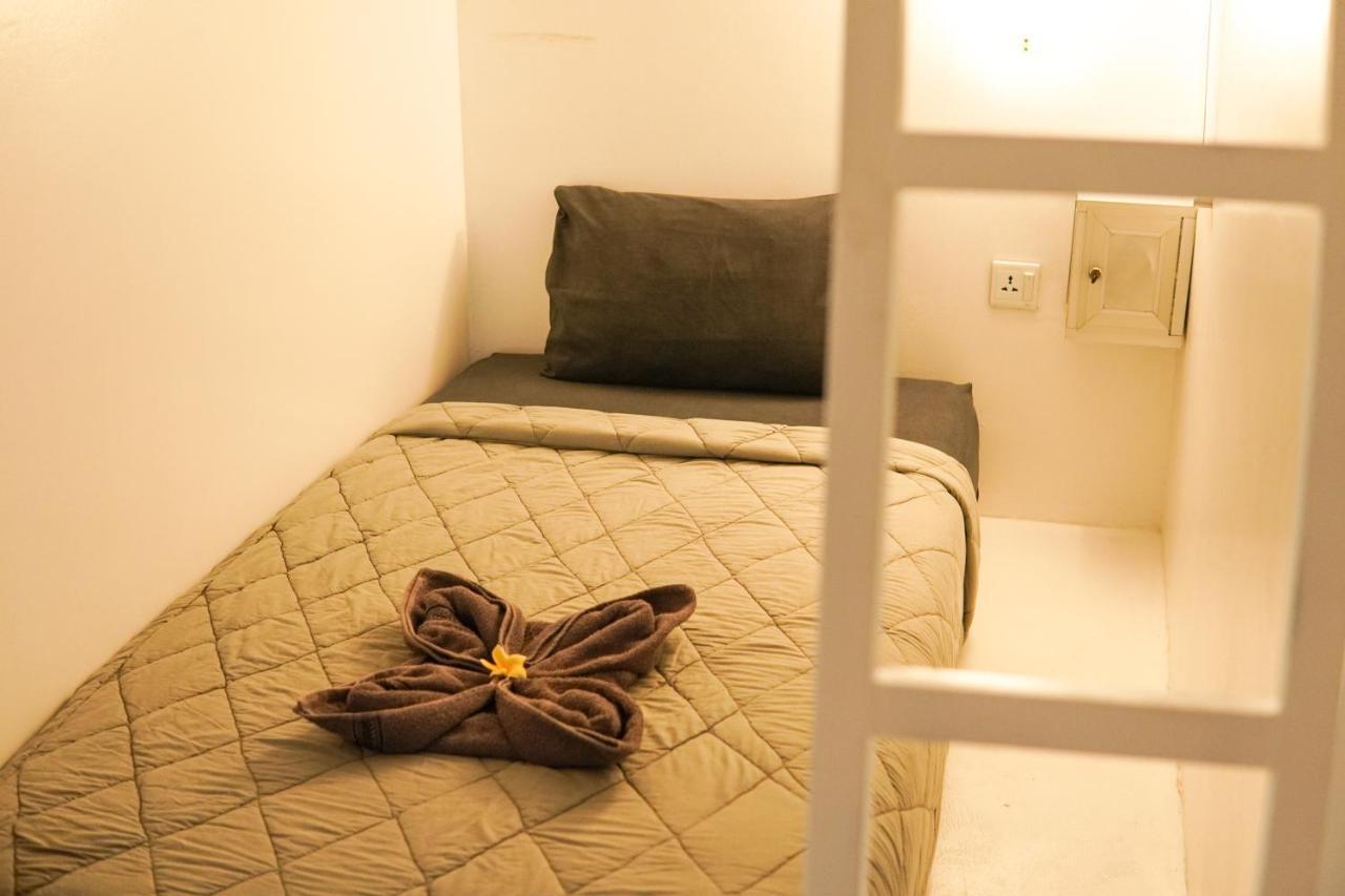 Bed 8-Bed Dormitory Room