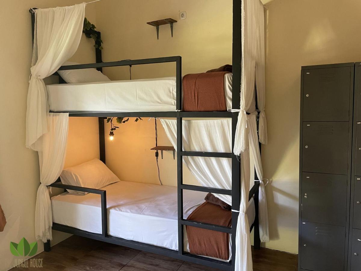Bed 6-Bed Female Dormitory Room