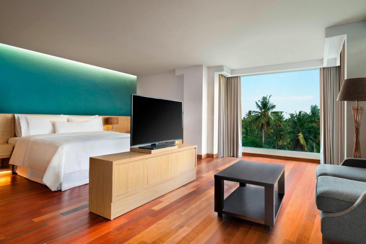 Punyan Suite Room 1 Bedroom Suite 1 King Garden view Balcony Mini Bar Daily Shuttle to Monkey Forest Daily Yoga Bike to borrow Family Activity 24 Hour access to Motion Fitness Center