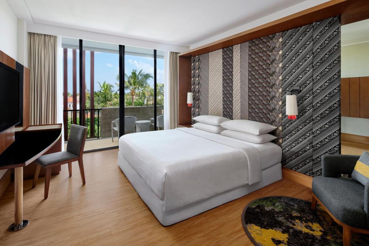 Deluxe Double Room Pool View
