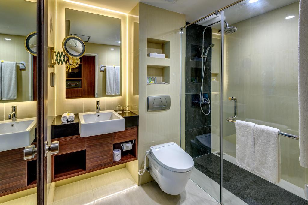 Club Twin Room