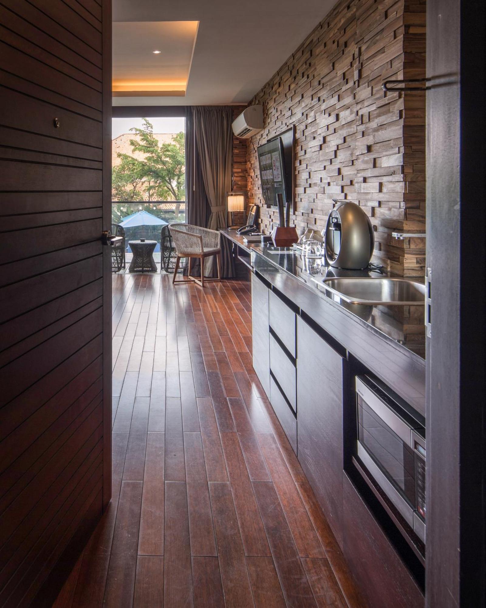 Suite Sauna & Ice Plunge Facilities