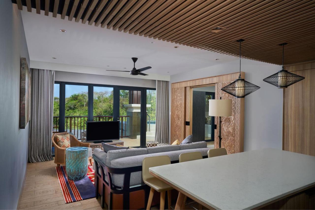 One-Bedroom Apartment Balcony Plunge Pool
