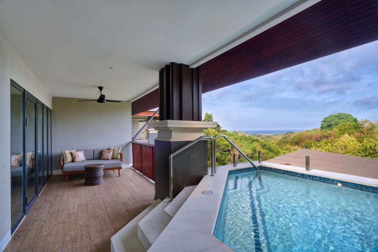 One-Bedroom Apartment Balcony Plunge Pool