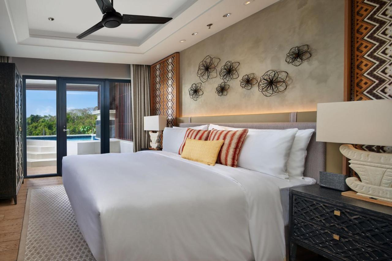 One-Bedroom Apartment Balcony Plunge Pool