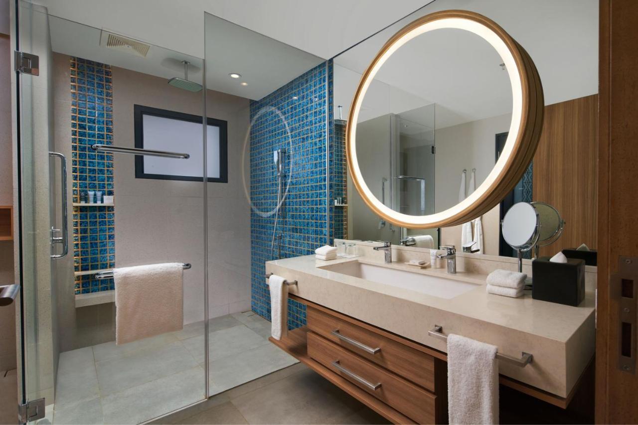 One-Bedroom Apartment Balcony Plunge Pool