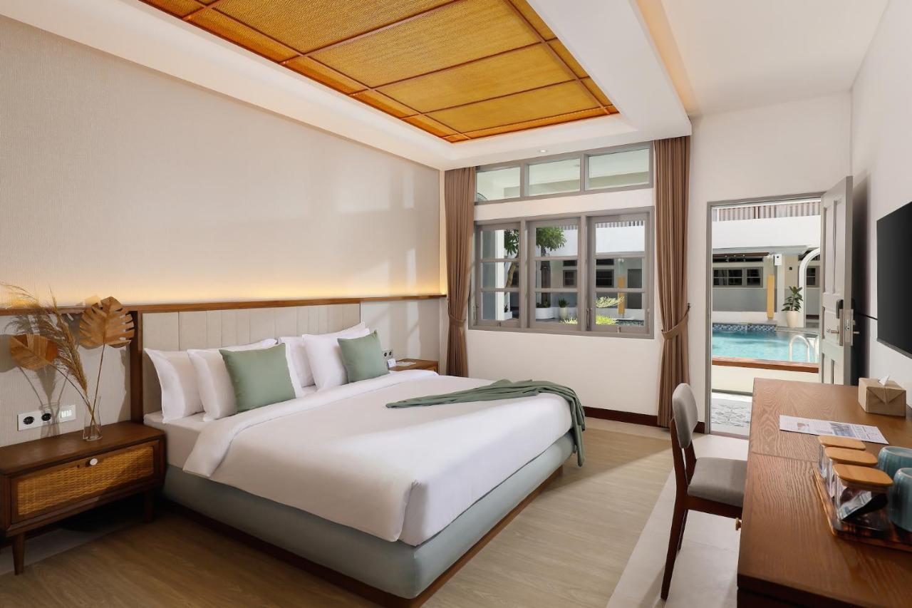 Mahata Pool Level First Floor