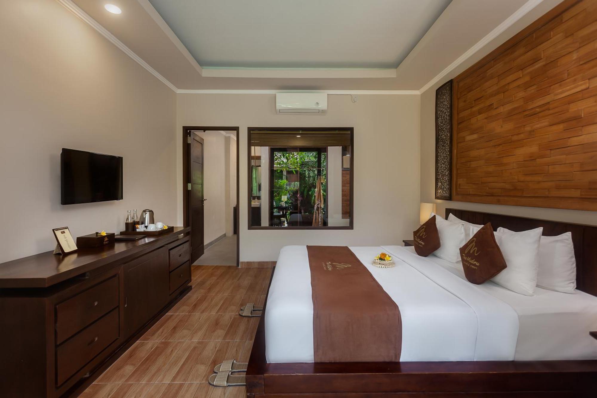 King Suite Pool View Benefits