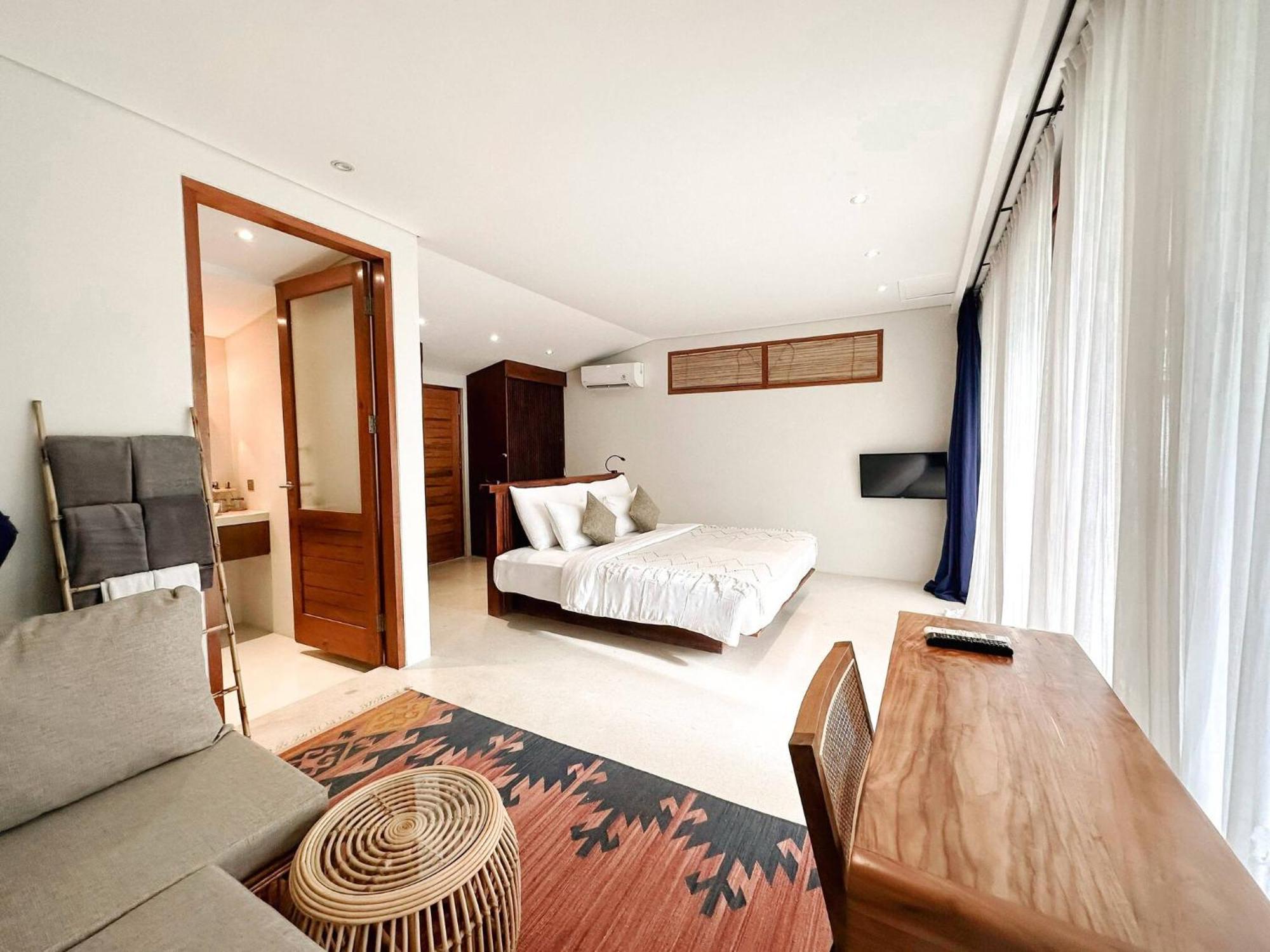 Deluxe Teak Room Balcony,1526220307:JPEG