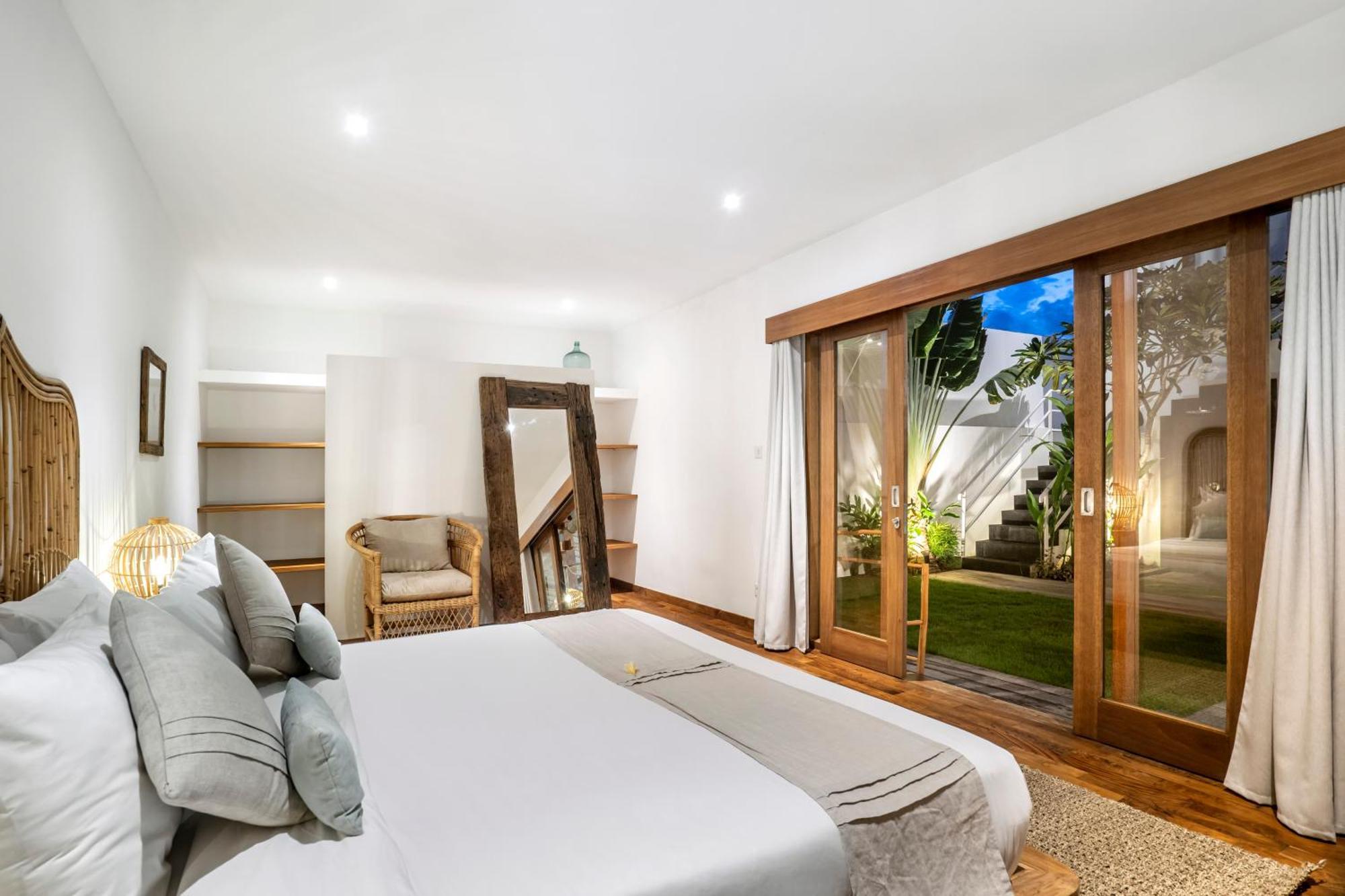Six-Bedroom Villa