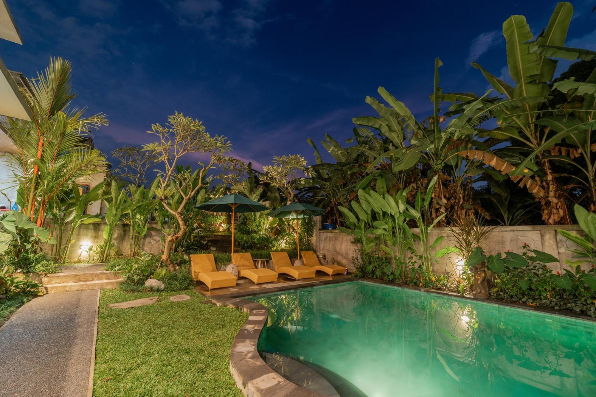 King Suite Pool View