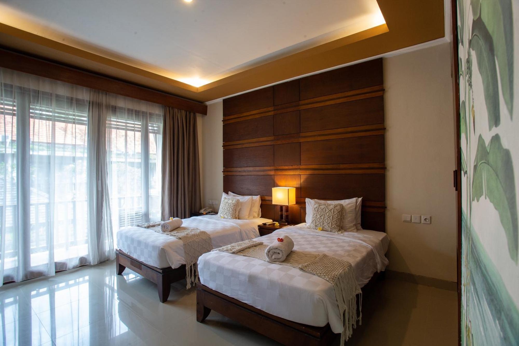 Deluxe Double or Twin Room Pool View