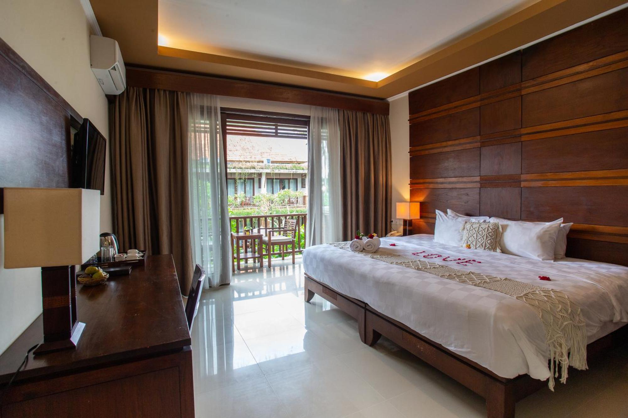 Deluxe Double or Twin Room Pool View