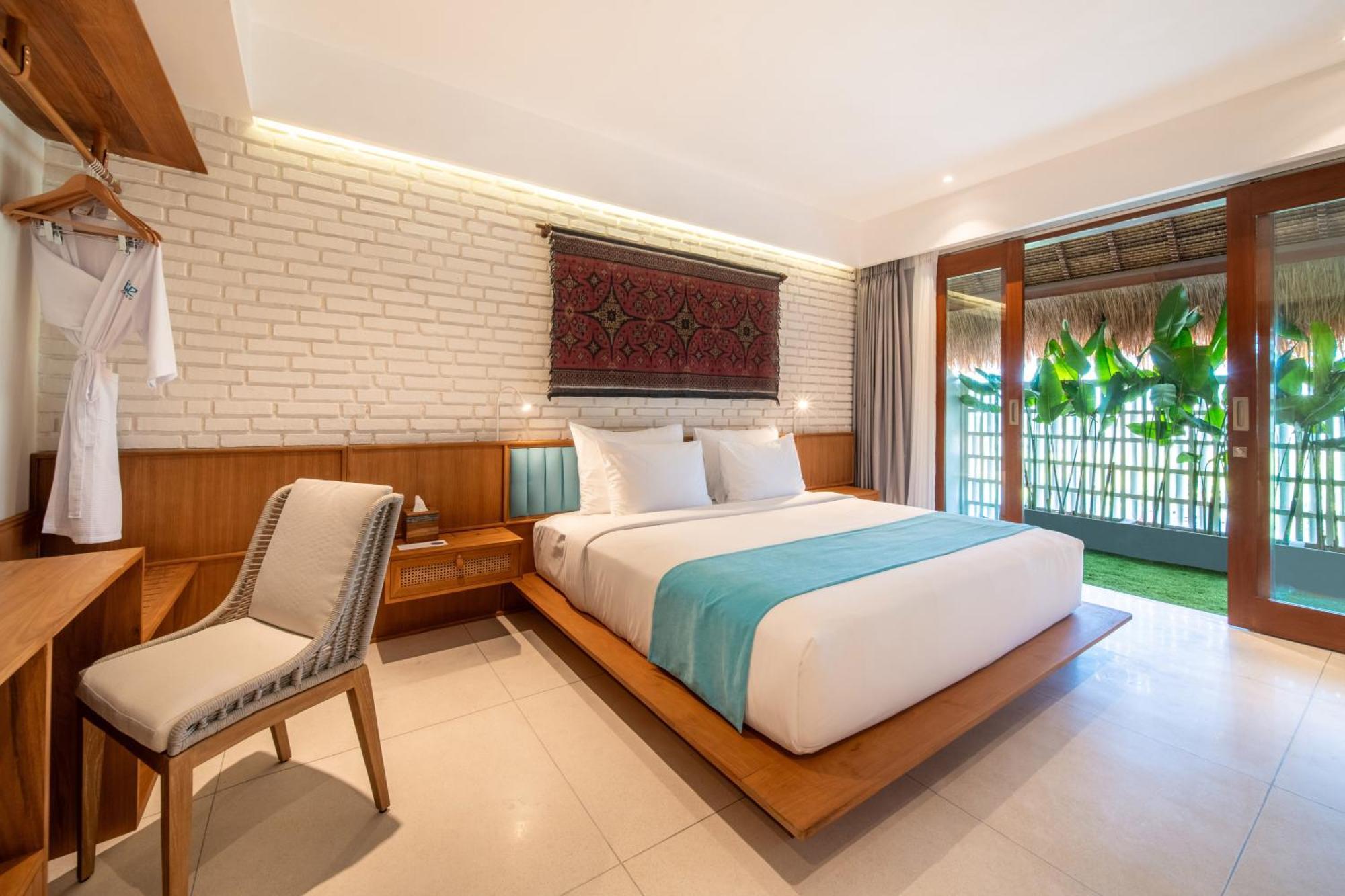 Courtyard Room,1539929923:JPEG