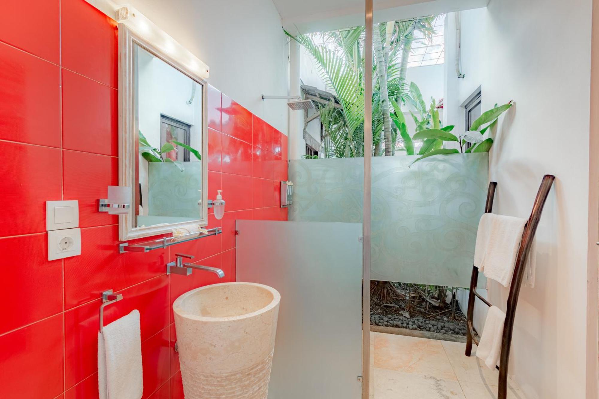 One-Bedroom Poolside Deluxe Suite