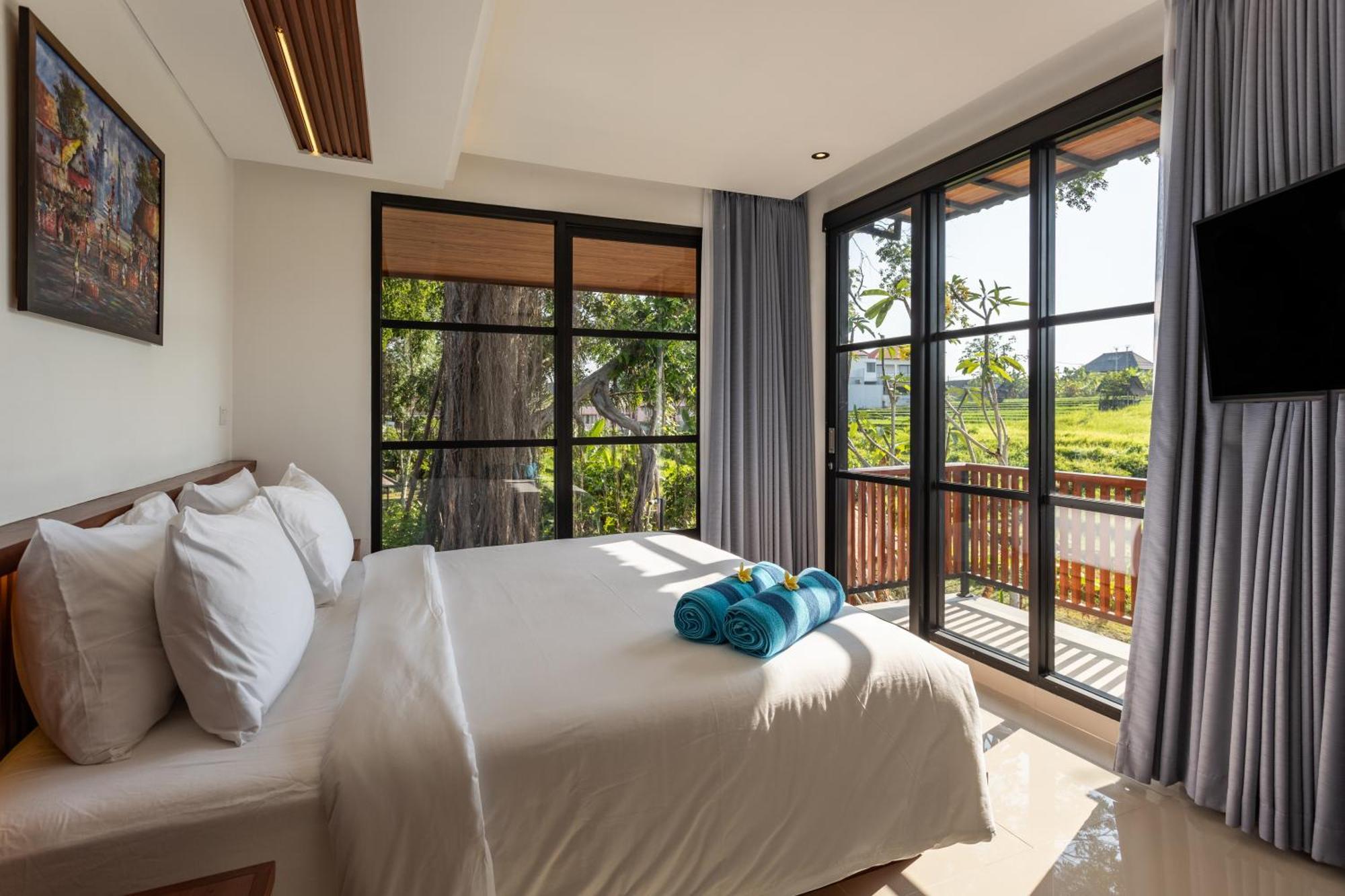 Deluxe Paripadi Balcony