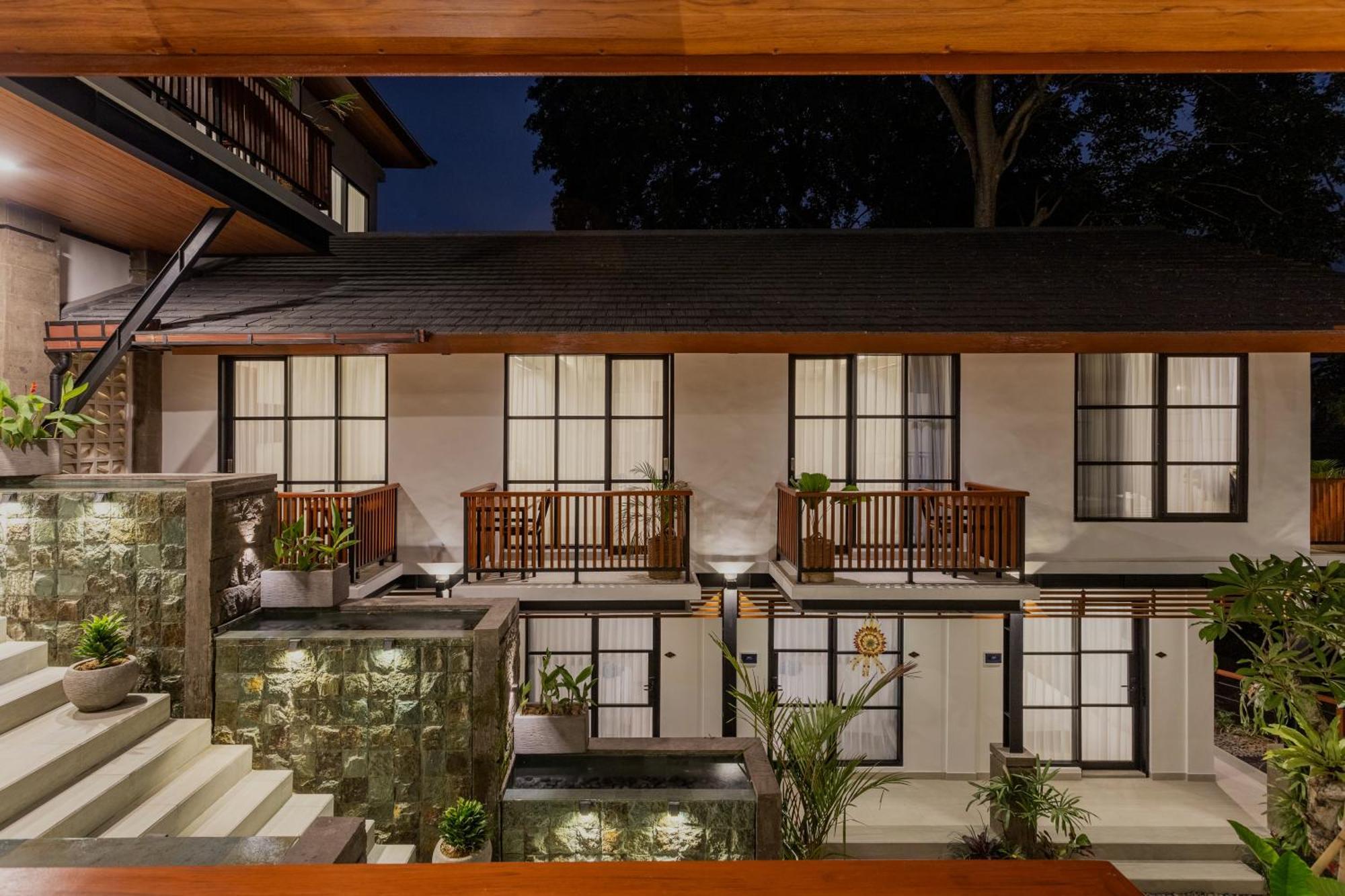 Superior Twin Balcony