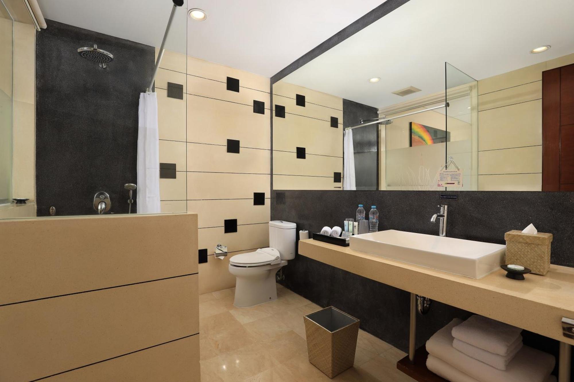 Domestic KTPKITAS or Residence Permit holder only Deluxe Double or Twin Room,1545195187:JPEG