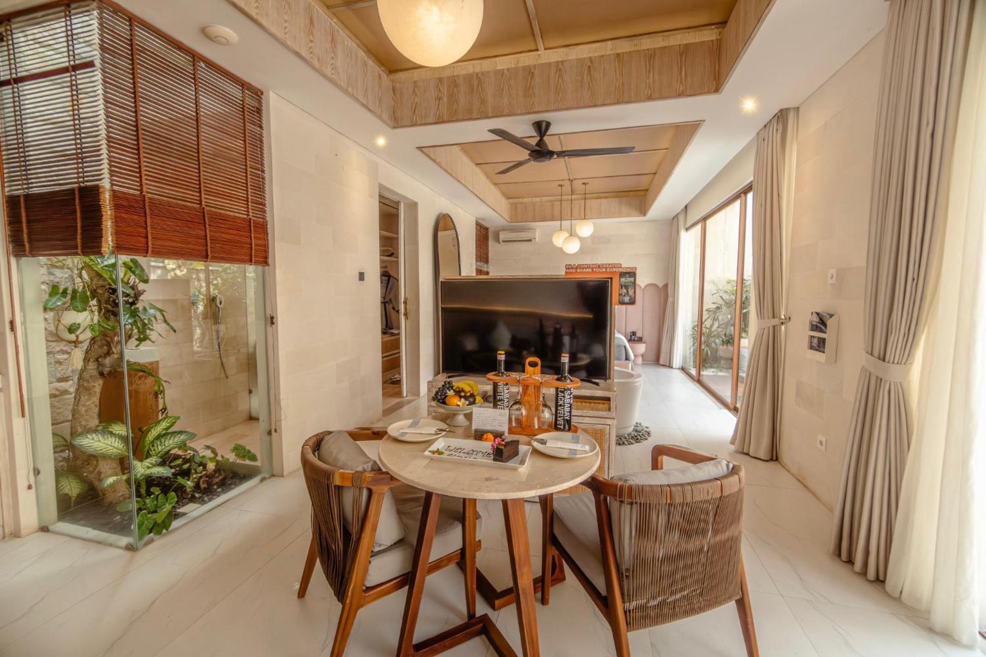 Royal One Bedroom Villa Private Pool & Bathtub,1576859633:JPEG