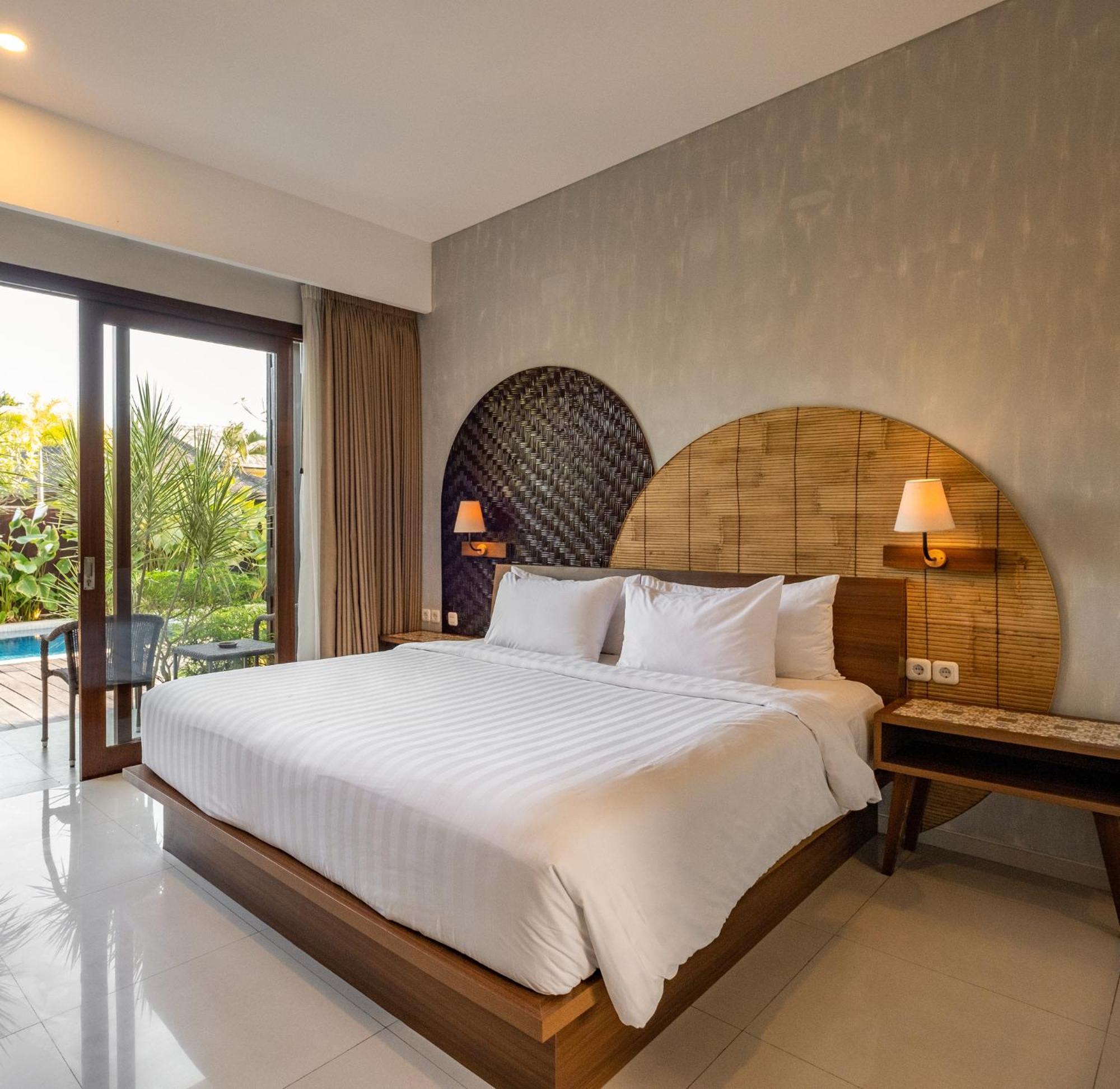 Premium Room with Pool View
