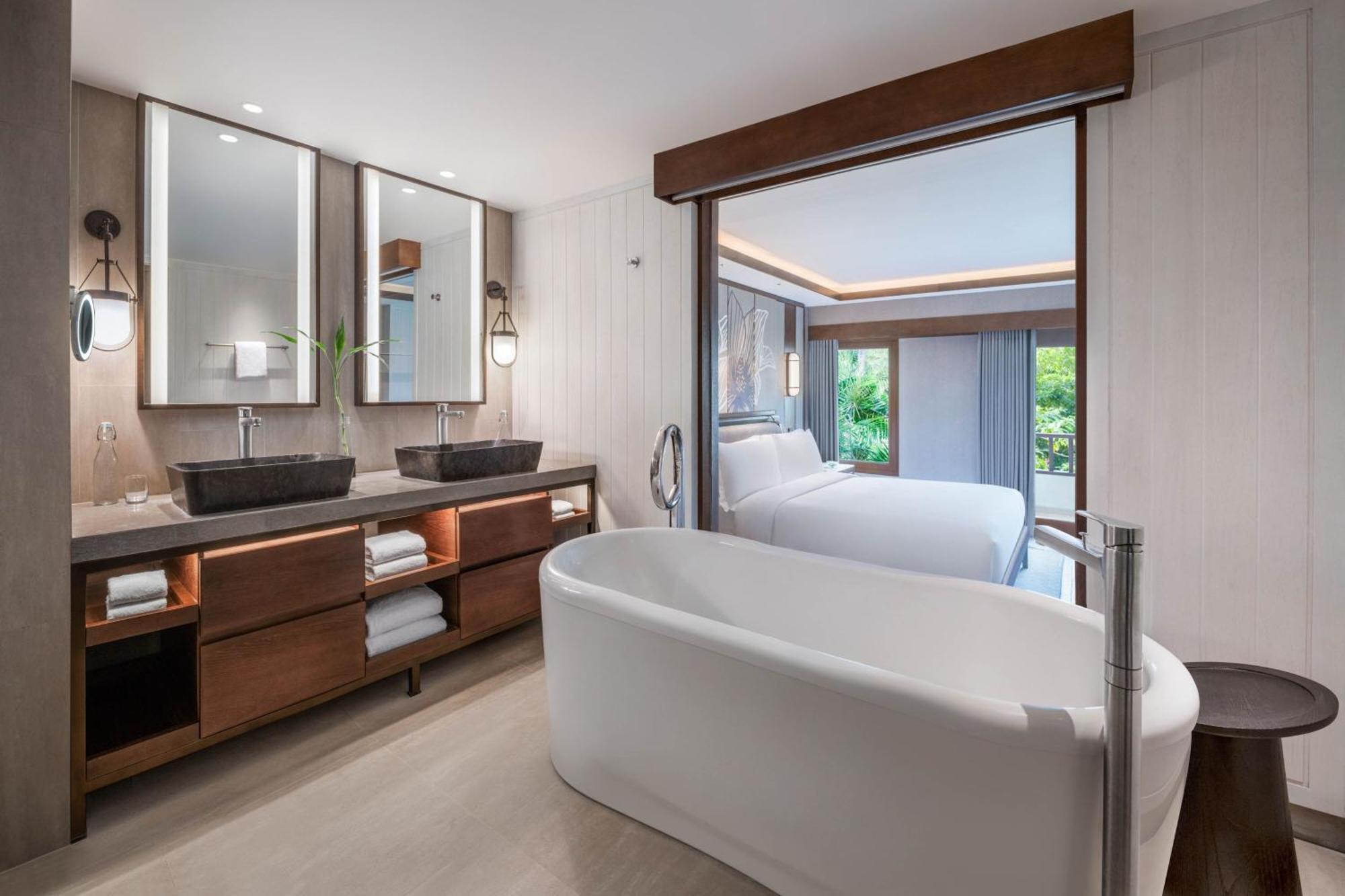 Lagoon Access Suite 1 Bedroom Suite 1 King Terrace Daily Activity,1556502364:JPEG