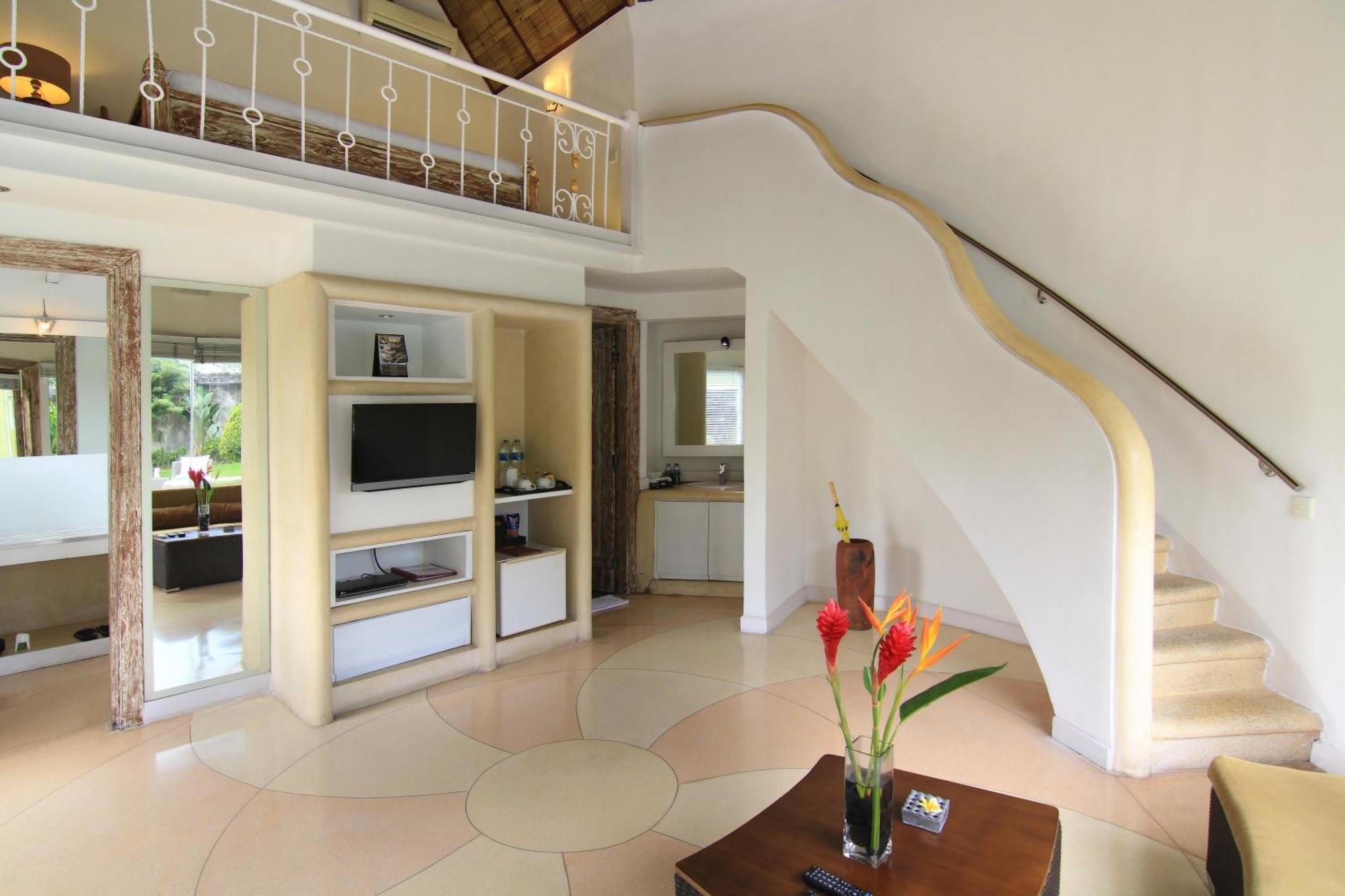 Lagoon Villa