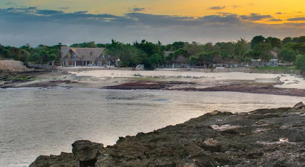 Four Bedroom Villa Beach Front