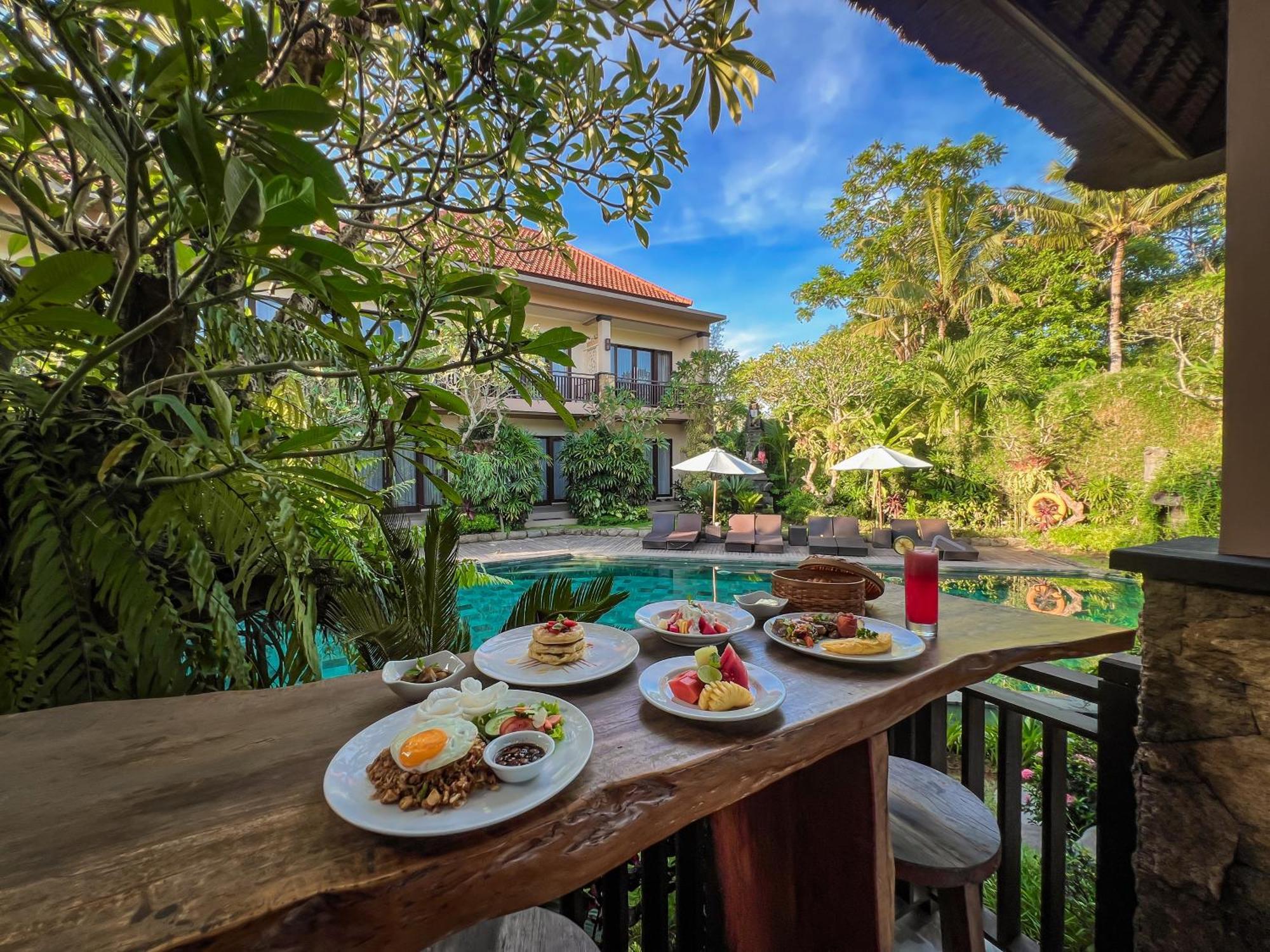 King Suite Pool View Benefits
