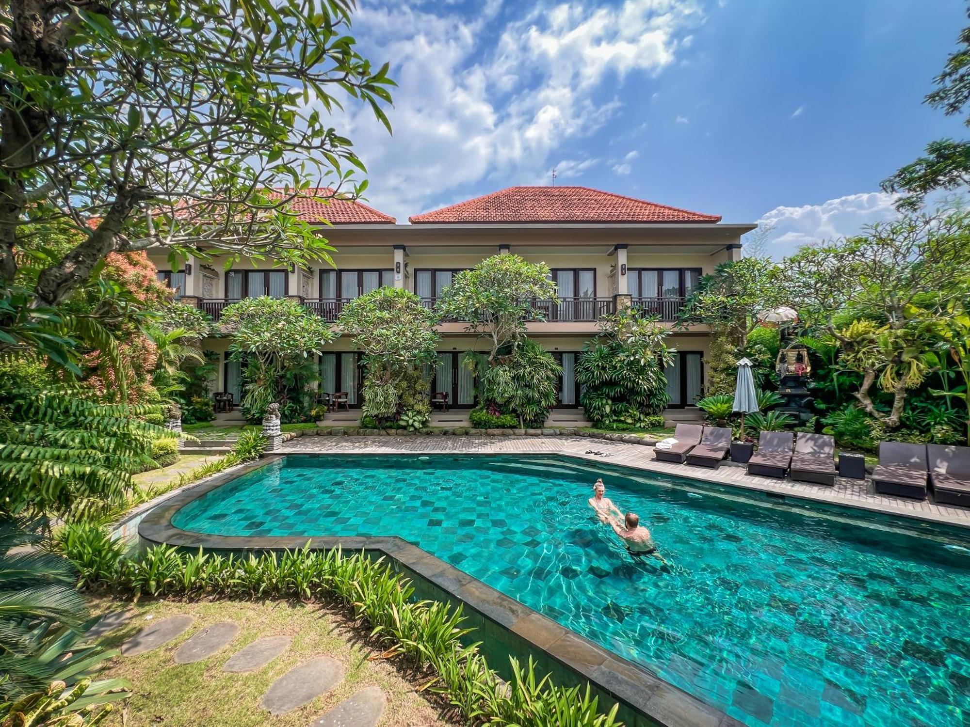 King Suite Pool View Benefits