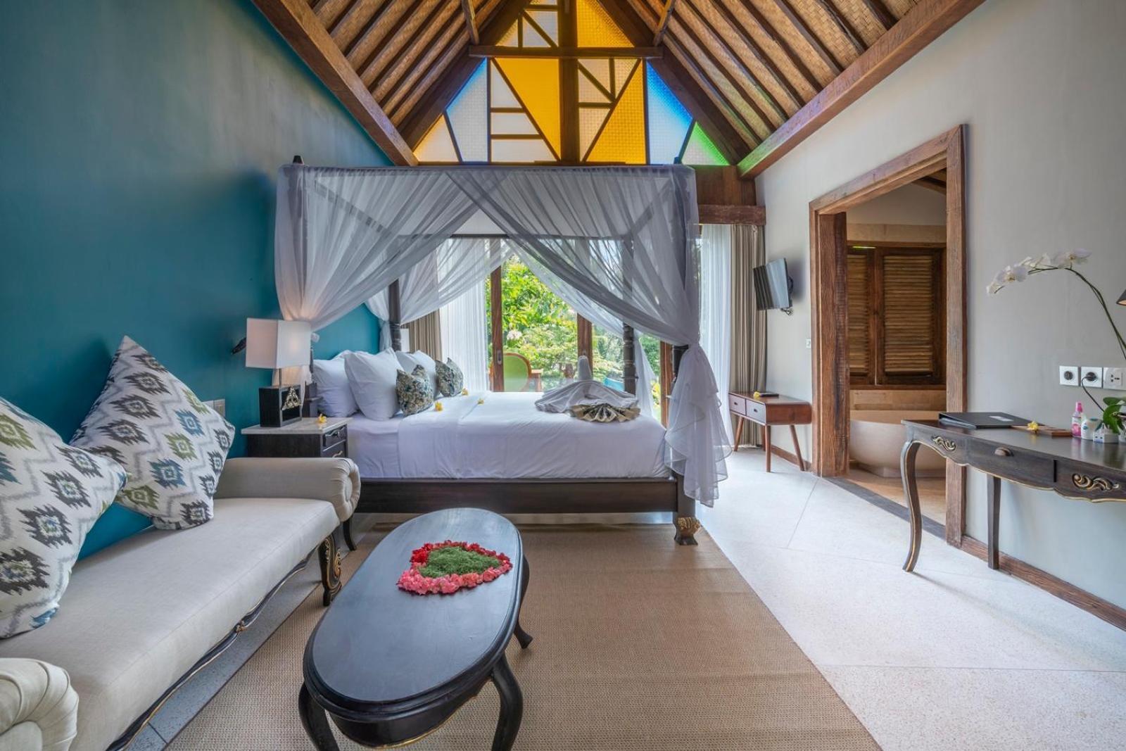 Ethnic One-Bedroom Villa Balcony