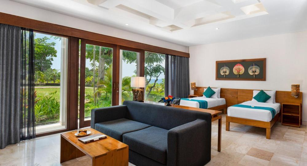 Deluxe Twin Suite Garden with Free Entrance to Single Fin Sunday Party