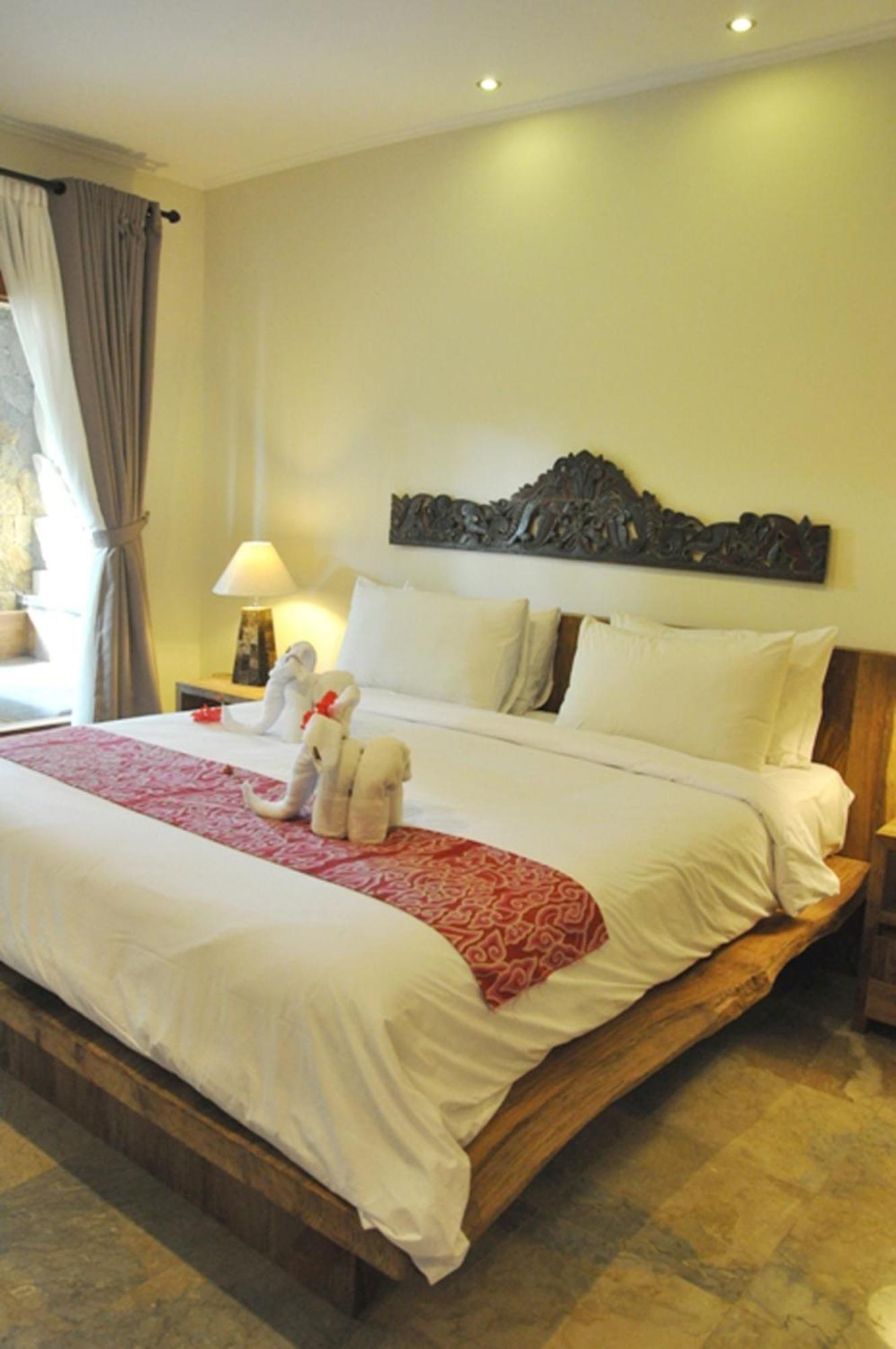 Deluxe Room Welcome Massage Afternoon Tea